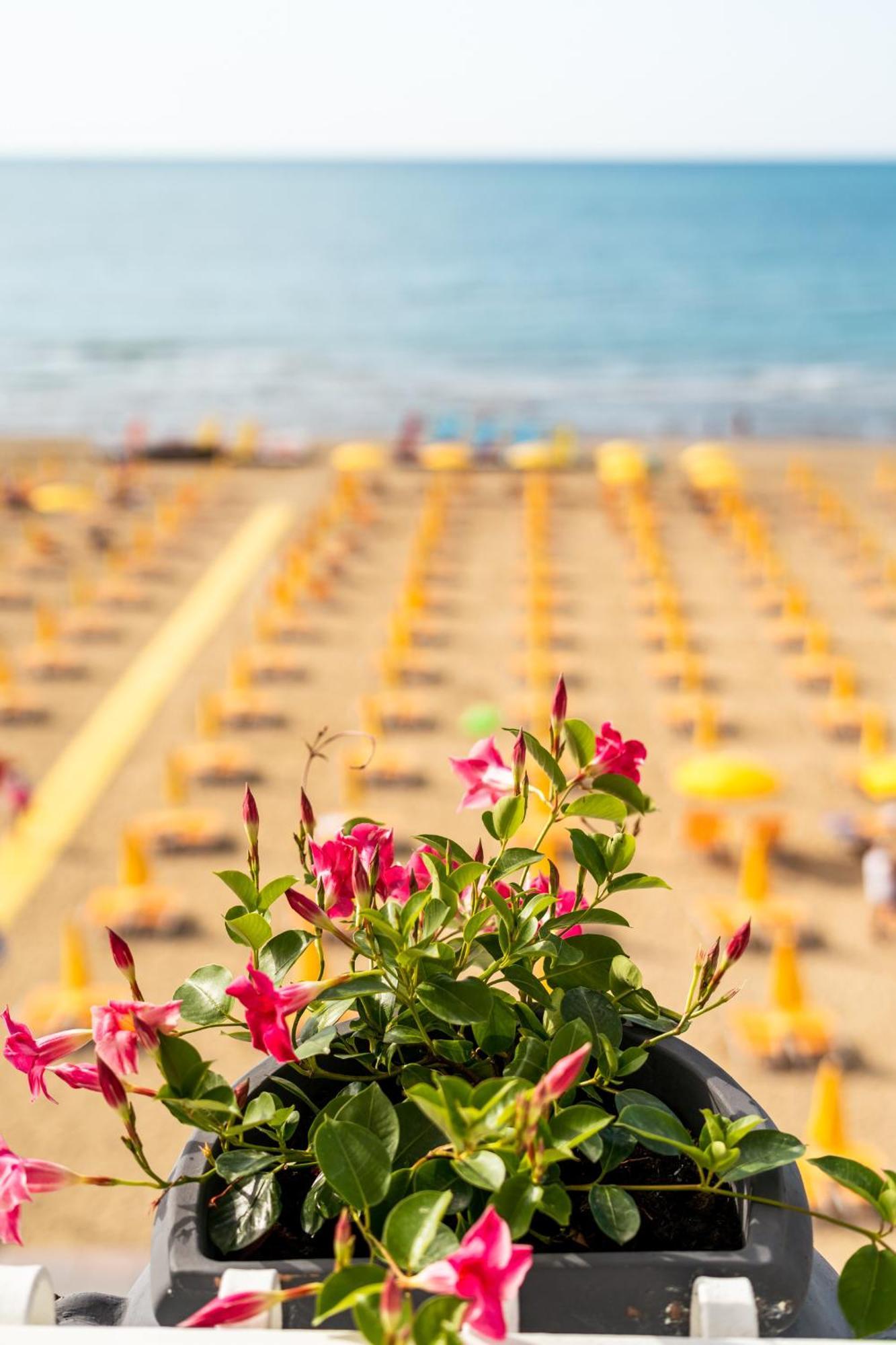 Hotel Gritti Lido di Jesolo Bagian luar foto